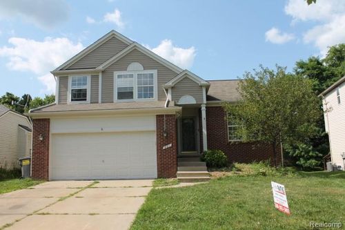 441 Otter Run Rd, Holly, MI, 48442-1566 | Card Image