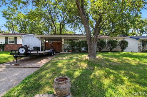 1480 Vesper Dr, Florissant, MO, 63031-3926 | Card Image