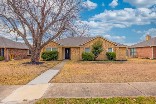 2201 Rockbluff Dr, Rowlett, TX, 75088-6328 | Card Image