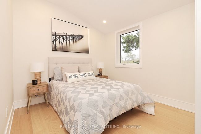 1048 Roosevelt Rd, House attached with 5 bedrooms, 6 bathrooms and 2 parking in Mississauga ON | Image 26