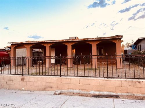 2709 Carroll St, North Las Vegas, NV, 89030-5418 | Card Image