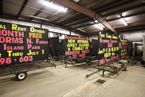 123 Sign Ave, Fargo, ND, 58102 | Card Image