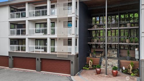 108-130 105th Ave Se, Bellevue, WA, 98004-6204 | Card Image