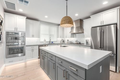 unit-1002-7550 E Osborn Rd, Scottsdale, AZ, 85251-6593 | Card Image