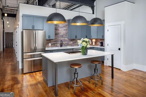 305-200-J Barrett St, Monroe, GA, 30655-2588 | Card Image