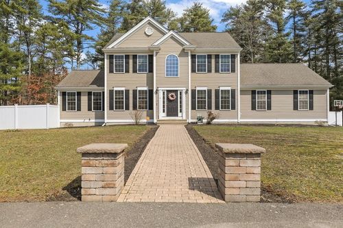3 Autumn Dr, West Wareham, MA, 02576-2403 | Card Image