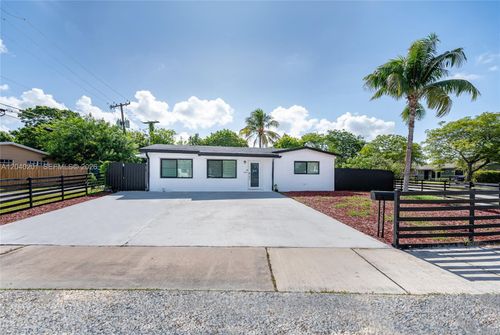 20001 Nw 14th Ave, Miami Gardens, FL, 33169-2725 | Card Image