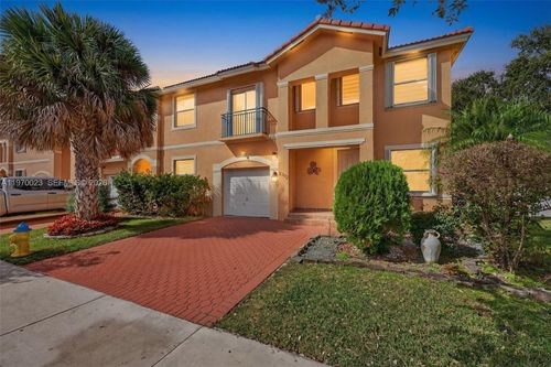 2302 Nw 161st Ter, Pembroke Pines, FL, 33028-1247 | Card Image