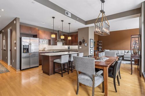 430-201 S 11th St, Minneapolis, MN, 55403-2544 | Card Image