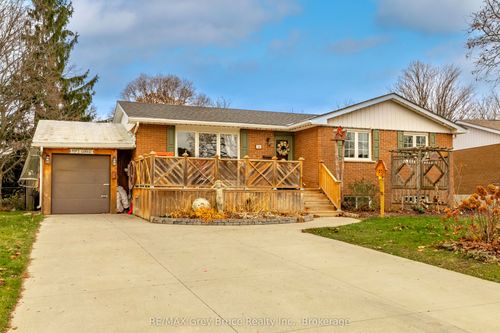 520 1st St E, Owen Sound, ON, N4K6K4 | Card Image