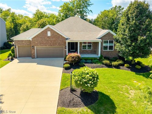 19126 Ledgestone Dr, Strongsville, OH, 44149-1072 | Card Image