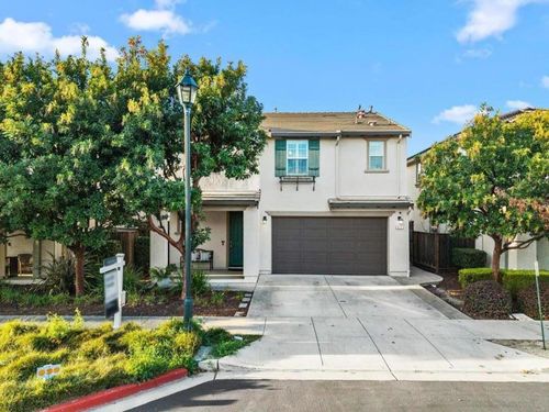 41 Caspian Way, Gilroy, CA, 95020-8504 | Card Image
