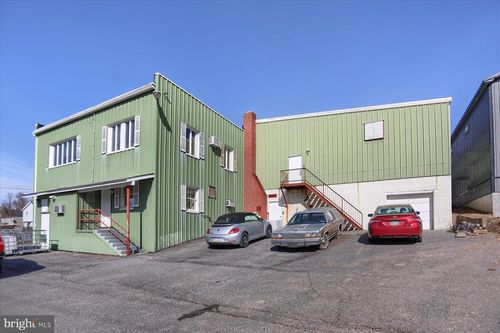 23 W High St, NEW BLOOMFIELD, PA, 17068-9650 | Card Image