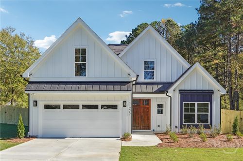 4815 Price Rd, Gainesville, GA, 30506-2512 | Card Image