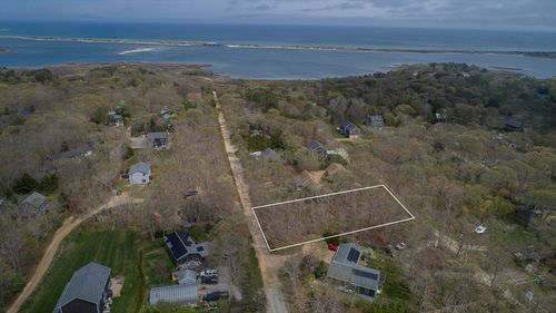 27 7th St N, Edgartown, MA, 02539-6412 | Card Image