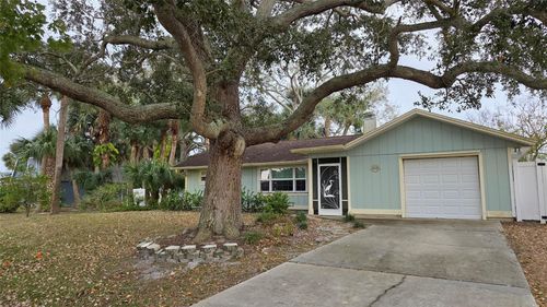 426 Tulip Dr, SEBASTIAN, FL, 32958-5564 | Card Image