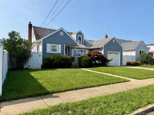 62 Bernard Street, Oyster Bay, NY, 11758 | Card Image