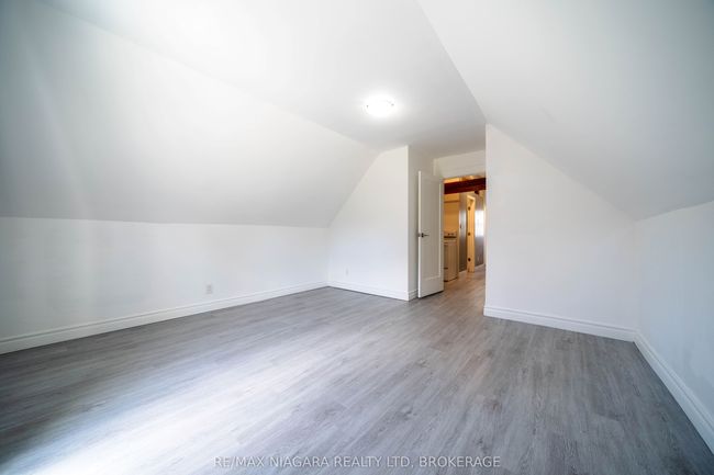4749 Epworth Cir, House other with 4 bedrooms, 3 bathrooms and 4 parking in Niagara Falls ON | Image 39