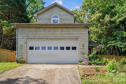 141 32nd Ave Nw, Hickory, NC, 28601-1039 | Card Image