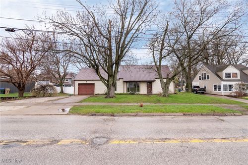 2079 Bailey Rd, Cuyahoga Falls, OH, 44221-3415 | Card Image