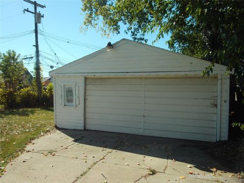 26751 Belanger St, Roseville, MI, 48066-3146 | Card Image