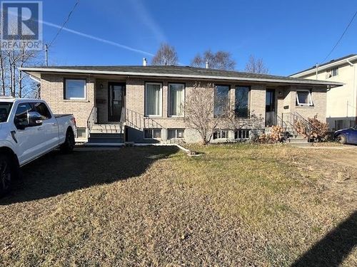 371 Shuniah St, Thunder Bay, ON, P7A3A3 | Card Image