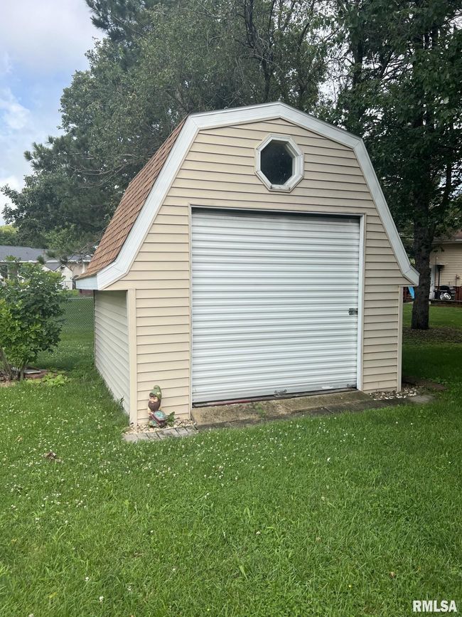 633 Mission Dr, House other with 3 bedrooms, 2 bathrooms and null parking in Kewanee IL | Image 6