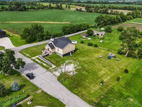 5915 Se 46th St, Carlisle, IA, 50047-9785 | Card Image