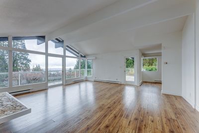 1380 Burnside Rd, House other with 4 bedrooms, 3 bathrooms and null parking in West Vancouver BC | Image 1