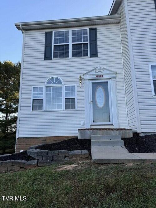 119 Amanda Ln, Bristol, TN, 37620-7914 | Card Image