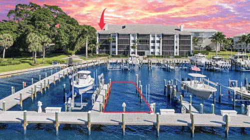 545 Bay Colony Dr N, Juno Beach, FL, 33408-2151 | Card Image