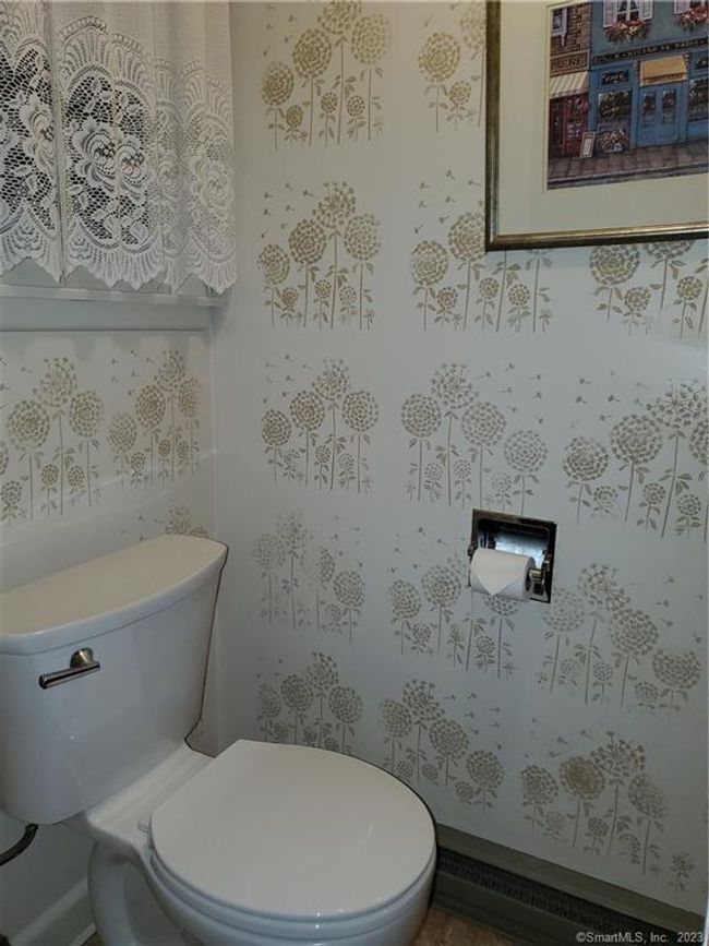 Half bath on main level | Image 36