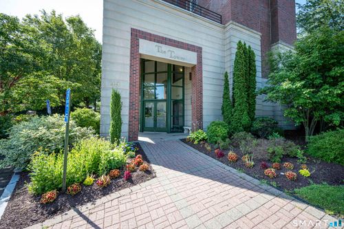 208-49 Rose St, Branford, CT, 06405-3795 | Card Image