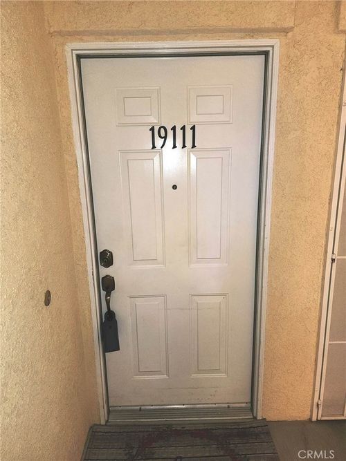 19111 Palo Verde Dr, Apple Valley, CA, 92308-8978 | Card Image