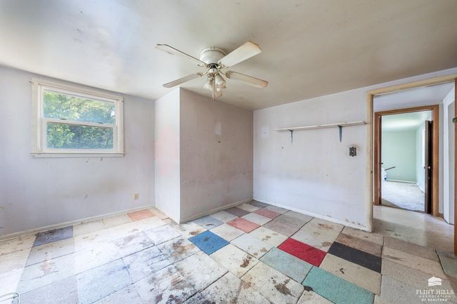 402 1 St St, House other with 4 bedrooms, 2 bathrooms and null parking in Saint George KS | Image 13
