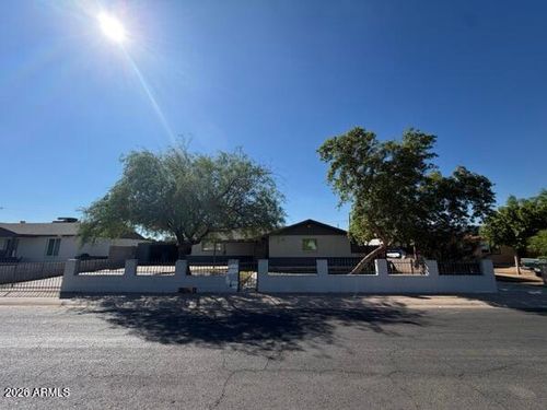 7527 W Indianola Avenue, Phoenix, AZ, 85033 | Card Image