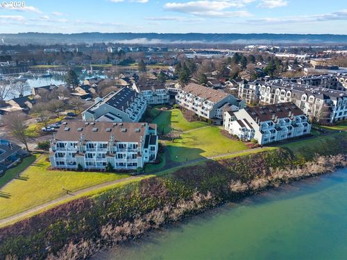 277 N Hayden Bay Dr, Portland, OR, 97217-8301 | Card Image