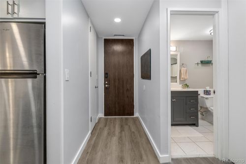 apt-506-8200 E Jefferson Ave, Detroit, MI, 48214-2697 | Card Image