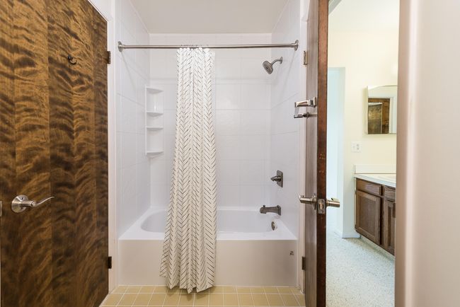 2503 Meade Ct, Condo with 2 bedrooms, 3 bathrooms and null parking in Ann Arbor MI | Image 11
