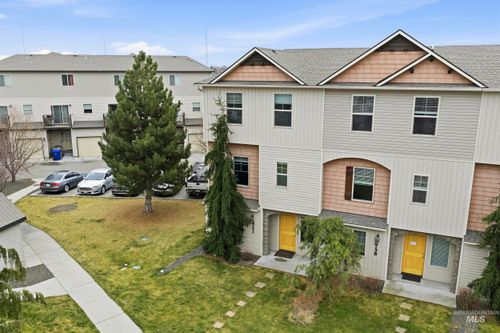 8752 W Pine Valley Ln, Boise, ID, 83709-0020 | Card Image