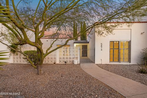 5874 N Camino Esplendora, Tucson, AZ, 85755 | Card Image