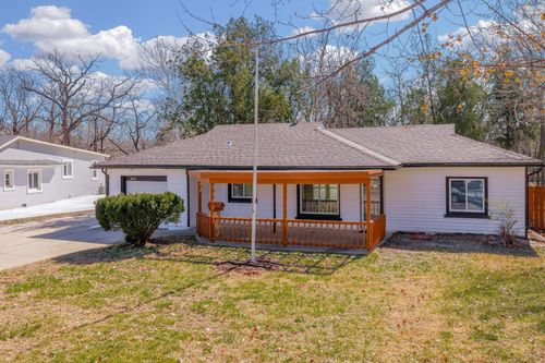 2815 E Glen Oaks Dr, Wichita, KS, 67216-2228 | Card Image