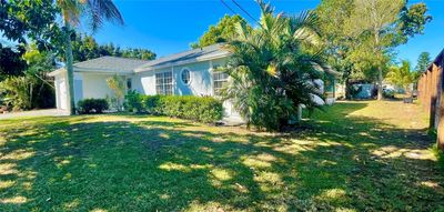 1902 Sw Idaho Lane, House other with 3 bedrooms, 2 bathrooms and null parking in Port Saint Lucie FL | Image 2