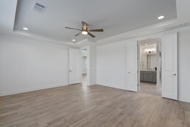 Primary Room | Image 20