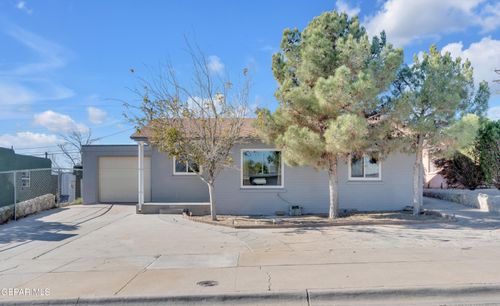 829 Huckleberry St, El Paso, TX, 79903-4805 | Card Image