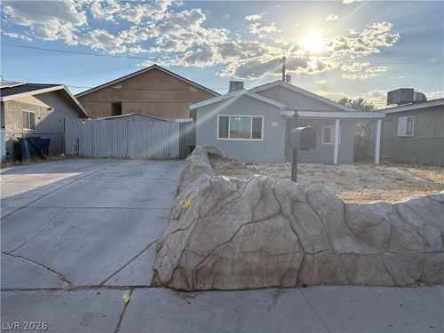 2517 Magnet St, North Las Vegas, NV, 89030-5429 | Card Image