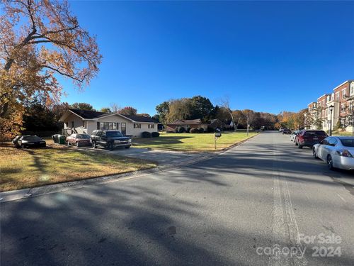 9416 Sandburg Ave, Charlotte, NC, 28213-0565 | Card Image
