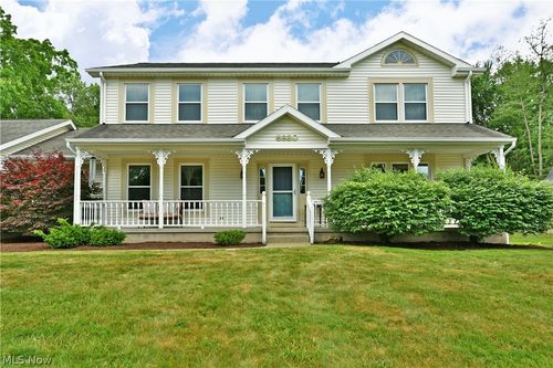 8930 Echo Lake Dr Ne, Warren, OH, 44484-2120 | Card Image