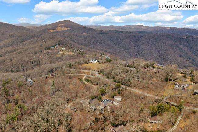 201 - 164 Evergreen Springs Ct, Condo with 2 bedrooms, 3 bathrooms and null parking in Blowing Rock NC | Image 14