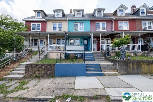 204 Clearfield St, Freemansburg, PA, 18017-7208 | Card Image
